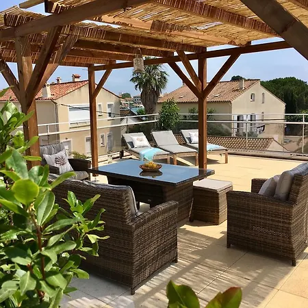 L'amiraute Apartment